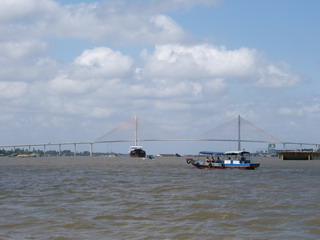 Вид на подвесной мост через Меконг - гордость Вьетнама (фото)