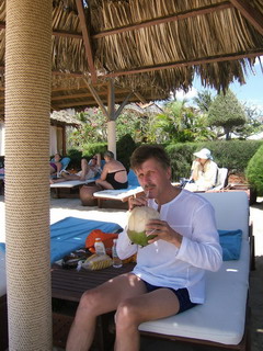 Это я за распитием кокоса (фото)