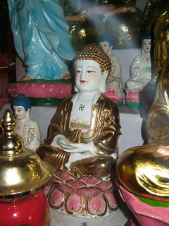 Вьетнам, Фантьет, гора Таку. В буддийском храме. Будда (фото)