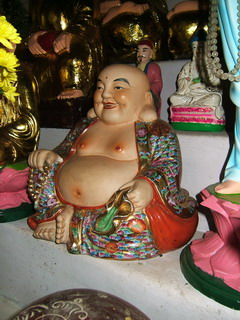 Вьетнам, Фантьет, гора Таку. В буддийском храме. Святой, отвечающий за плодородие (фото)